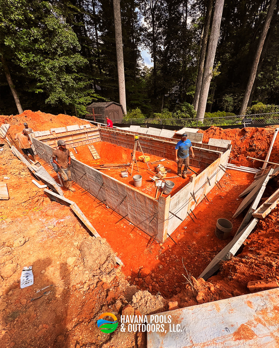 havana-vinyl-pool-construction-3